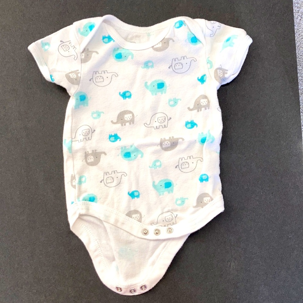 Rene Rofe White & Green Elephant Print Body Suit Snap Closure Size 3-6 mo